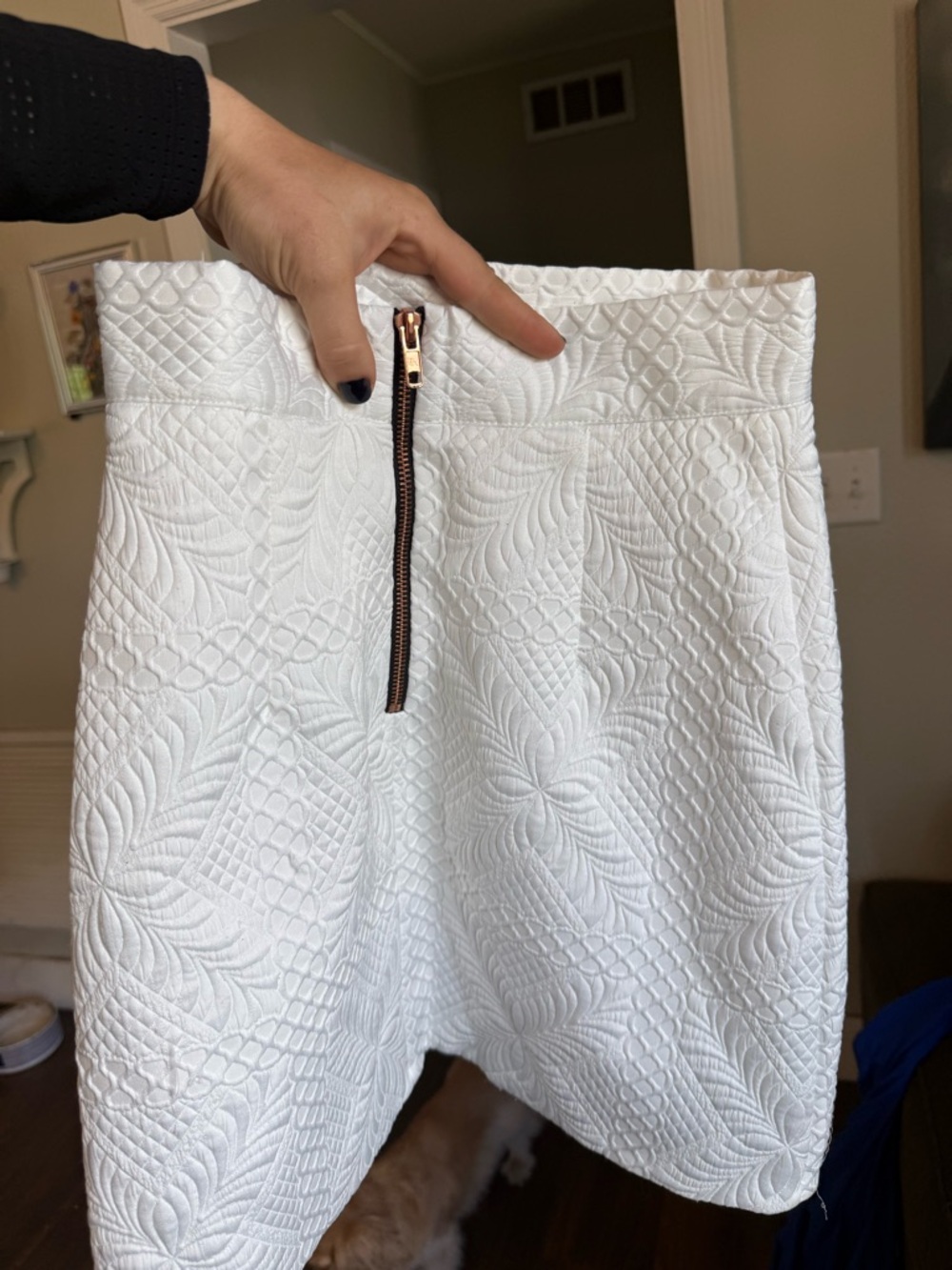 Topshop White Quilted Mini Skirt with Exposed Bronze Front Zip Size 2